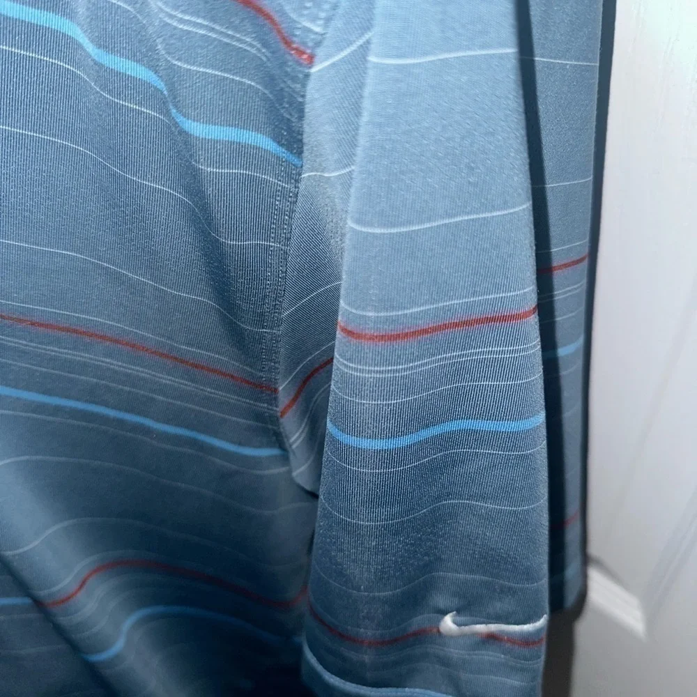 Men’s pre own as is Nike XL size golf polo shirt blue red striped
